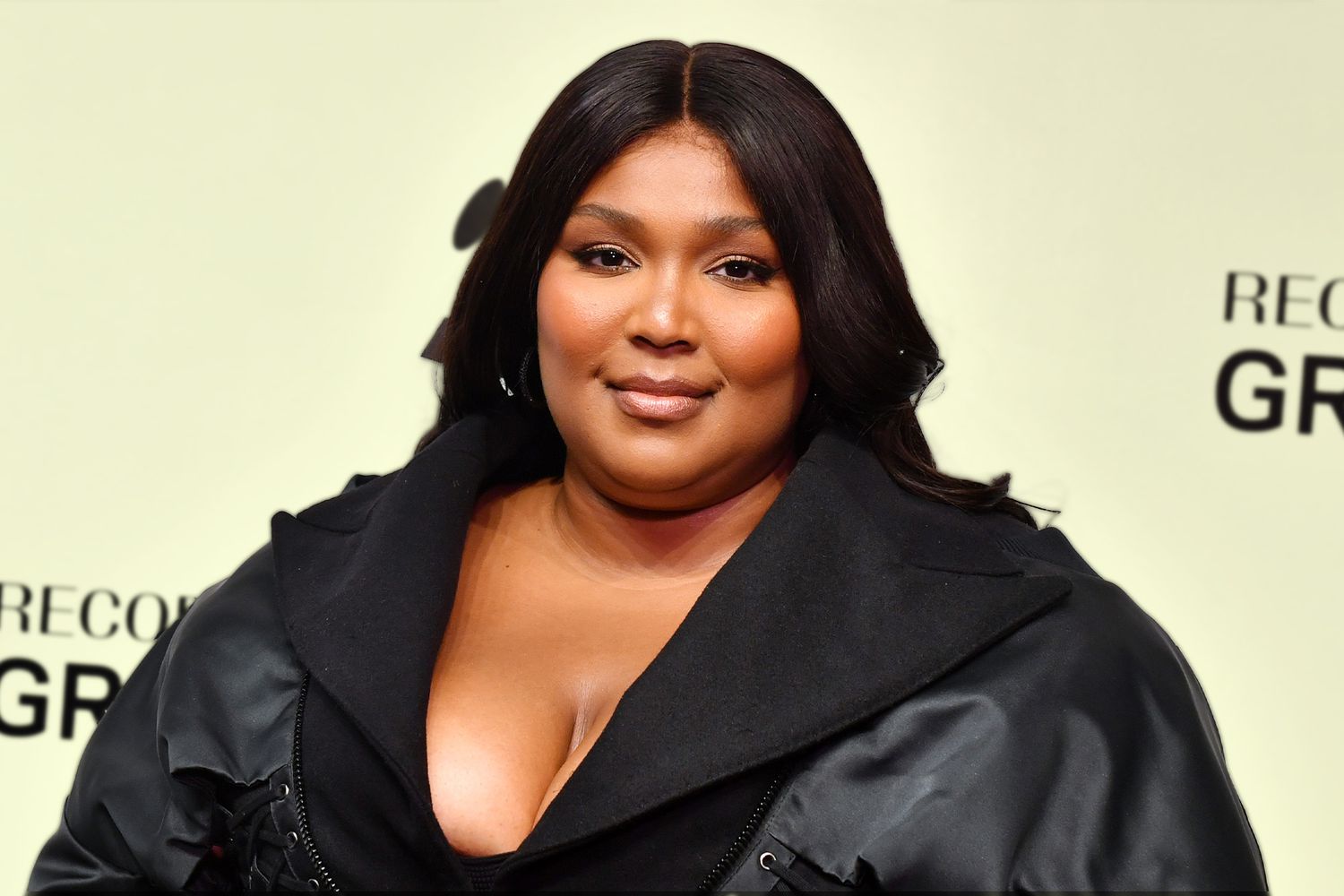 Lizzo sagt, über die Körper der Menschen zu sprechen, sei „offiziell müde“